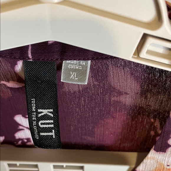Kut from the Kloth Plum Floral Button-Down Blouse Size XL - Picture 3 of 6